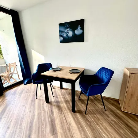Chices Service Apartment Nahe Homburger Uni Klinik Und Technologiepark Mit Loggia Und Kostenlosem Parkplatz Homburg  Exterior photo