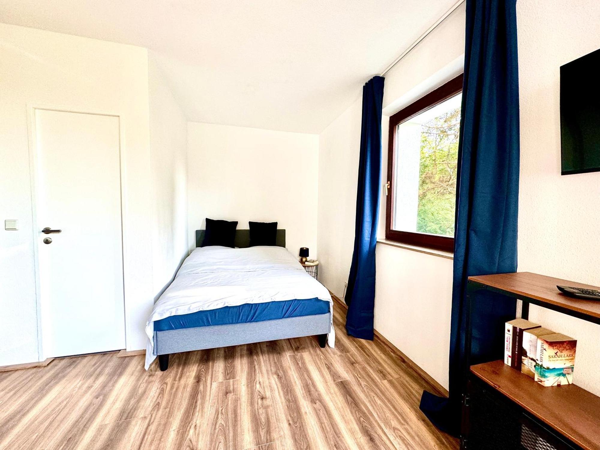 Apartment Chices Service Nahe Homburger Uni Klinik Und Technologiepark Mit Loggia Und Kostenlosem Parkplatz Homburg (Saar)
